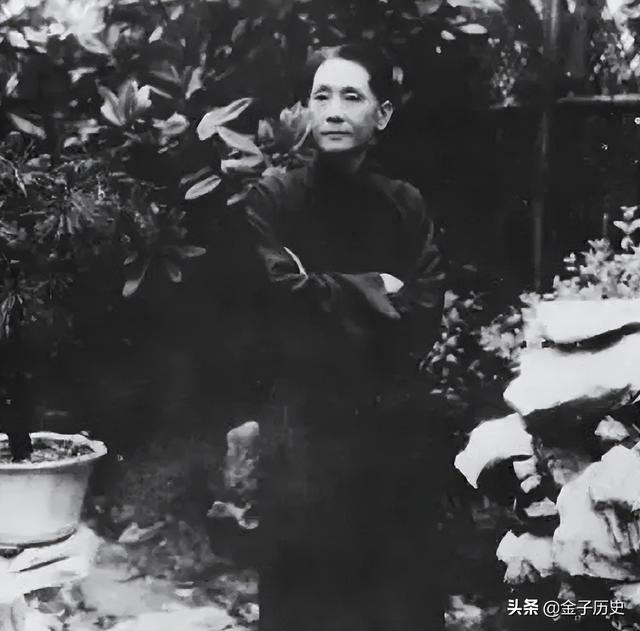 日本女护士嫁中国将军64年，生下歌唱家女儿，女婿更是家喻户晓