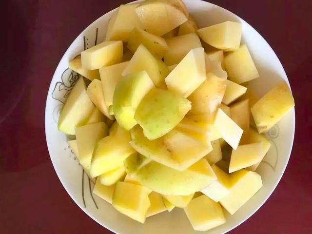 阳春三月，养肝“黄金期”，10食物要多吃，滋阴养肝，越吃越年轻