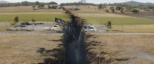 四川多地出现神秘巨响！窗户都被震碎，到底是什么原因导致的？