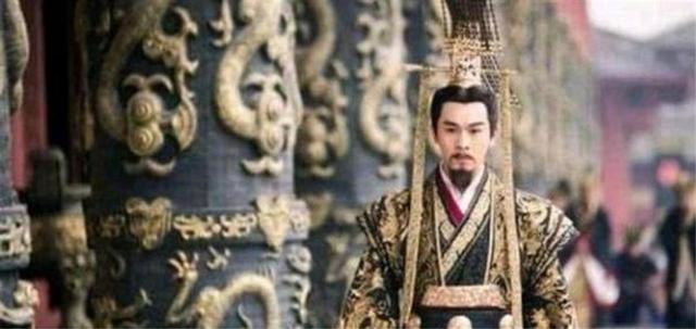 秦始皇为何把“寡人”改为“朕”？把字拆开，就明白了