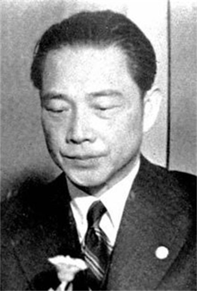 1946年老蒋下令炸开汪精卫墓，开棺后发现尸体完好，口袋有张纸条