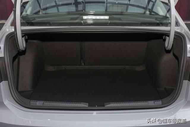 新车 | 小号帕萨特？实拍大众新款朗逸星空版，或4月北京车展上市