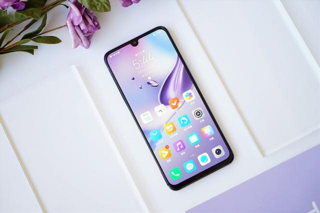 仅1399元！256GB+5000mAh，超高性价比荣耀手机