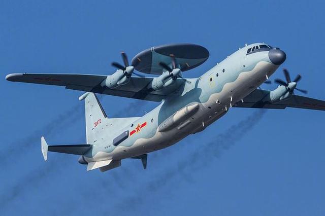 美军高官透露歼-20曾与F-35近距离接触，歼-20能否压制F-35战机？
