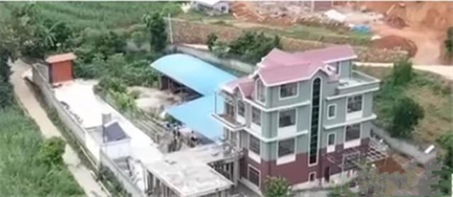云南一男子坐牢15年，出狱后回村建大别墅成首富，民警感觉异常