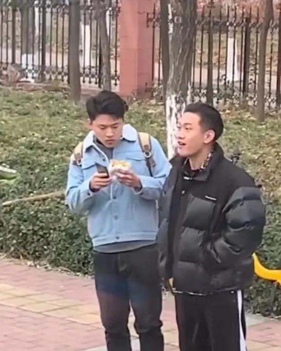 [苹果顶级微商语音自动转文字]，如何跟男孩子要微信