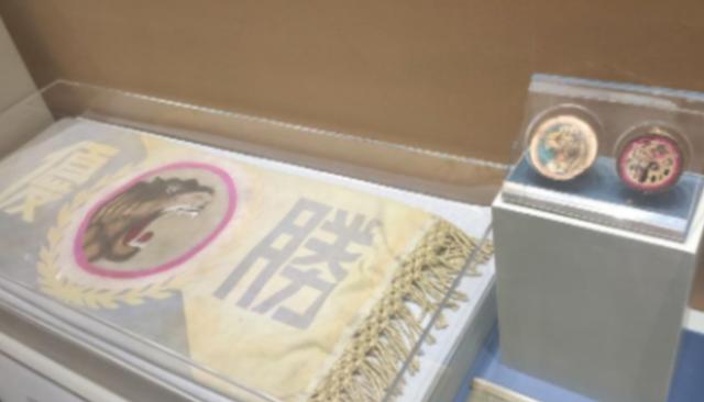 1964年，毛主席看京剧大戏，指着主角连忙问：这人现在什么职务？