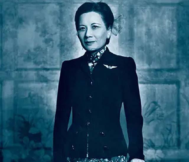 03年宋美龄在梦中去世，隔天清晨遗体被裹在羊毛毯中送出公寓