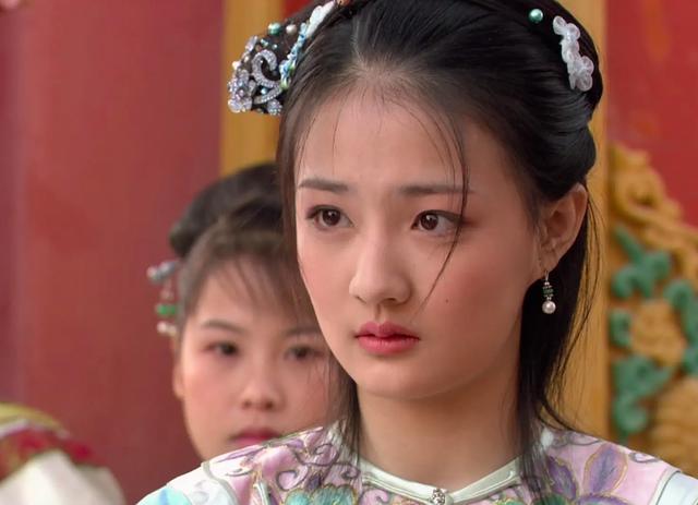 2008年,年仅14岁的徐璐在新版《红楼梦》中饰演少年薛宝琴,这部戏为