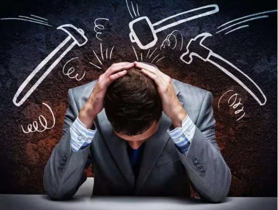 腰酸背痛1年，她拖到尿毒症，肾衰竭到来，3个征兆会提前“告知”