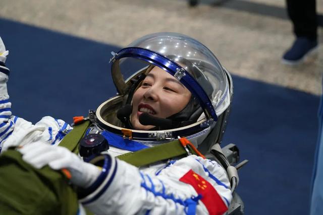 神舟十四号、十五号航天员确定了，17国提出申请，学习中文是关键