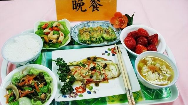 药王孙思邈：夜饭饱，损一日之寿，晚饭吃太饱真的会折寿吗？