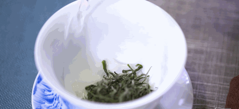 绿茶拥有9大保健功效，但这4类人要注意