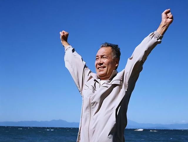 男性过了65岁，若还能做到以下5件事，或说明身体素质还不错