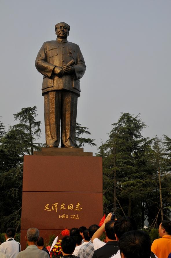她16岁与毛泽东成为忘年交，20岁抢走主席半支烟，却成为唯一纪念