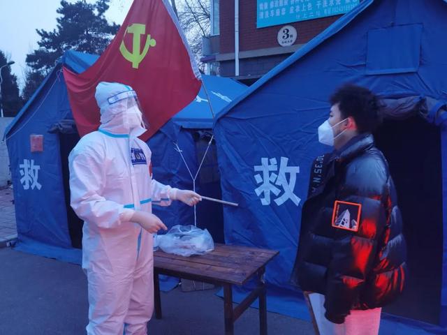 “藏蓝”青春永飞扬