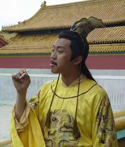 古代皇帝去世后，为什么不是马上下葬，甚至要放置数月？