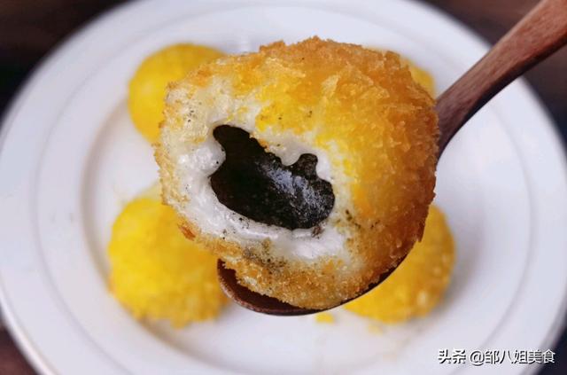 炸汤圆，不要直接下锅炸，教你一个妙招，汤圆不开裂不变形不炸锅