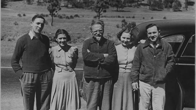 66岁破产，73岁靠一只鸡成为亿万富翁：退休？等我去殡仪馆再说吧