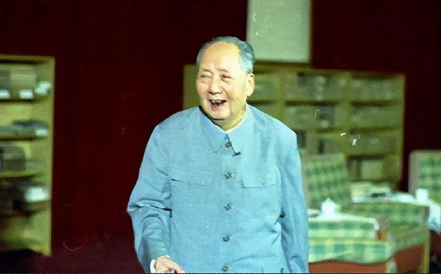 1976年，收到杨开智的来信，主席激动落泪：这是我哥哥，我要见他