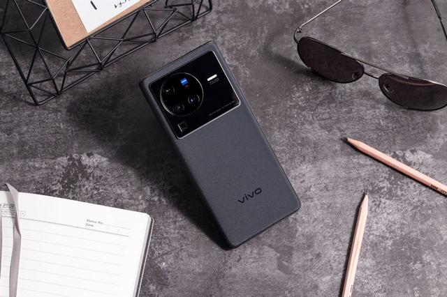 vivo X80 Pro上手实测：影像和性能的极致展现