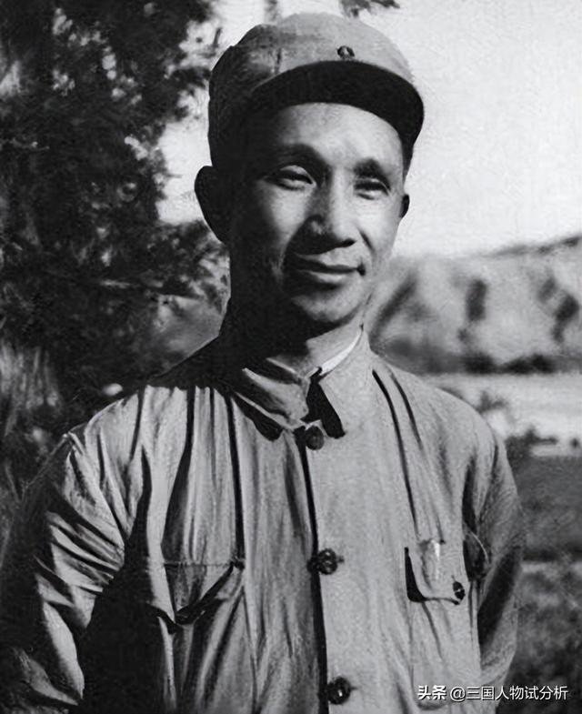 粟裕命令连续行军十天的许世友折返，许怒挂电话，陈毅：不懂指挥