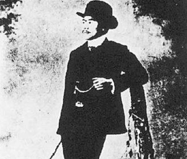 孙中山在任期间，比起蒋介石更中意另一人，一度想让宋美龄嫁给他