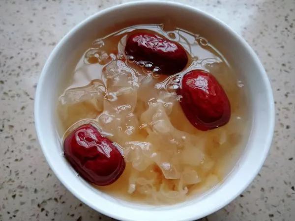 女人抗衰老养颜食谱(女人抗衰老保养吃什么保健品)