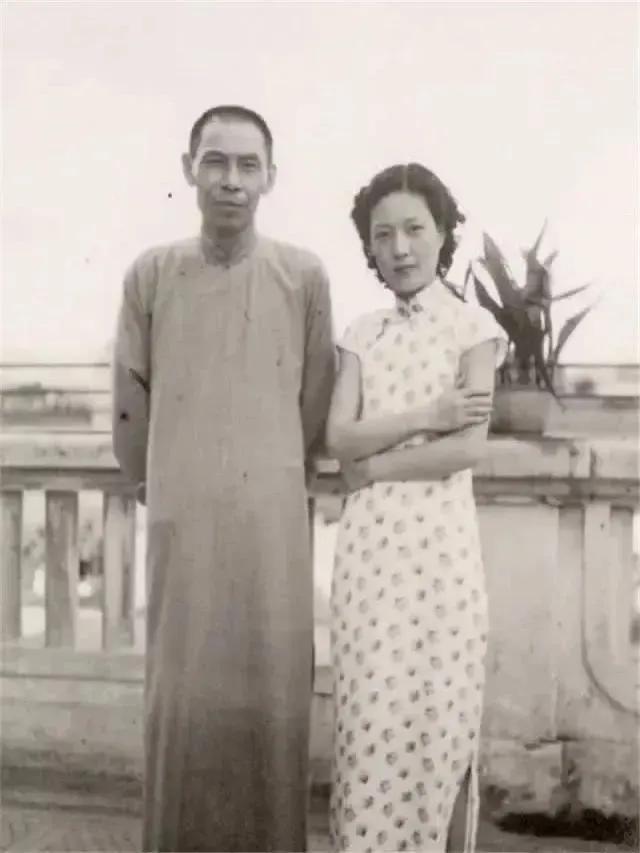 杜月笙每天叫孟小冬“妈咪”，梅兰芳没给孟小冬的，他都给了