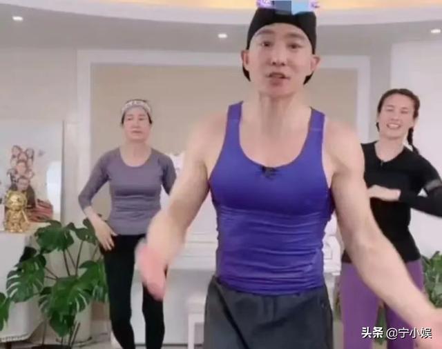 “假小子”变环球小姐、却甘当刘畊宏的绿叶，王婉霏是怎样的女人