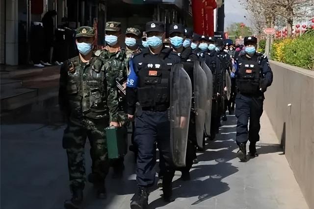 全市公安特巡警圆满完成“五一”期间公安武警联勤巡逻工作