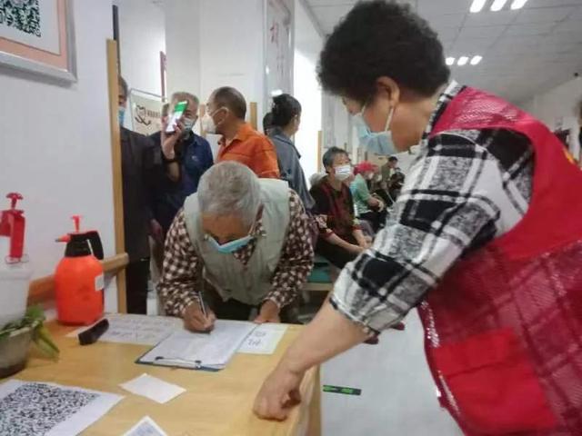 瀍河区民政局对辖区“乐养居”服务质量进行满意度调研测评
