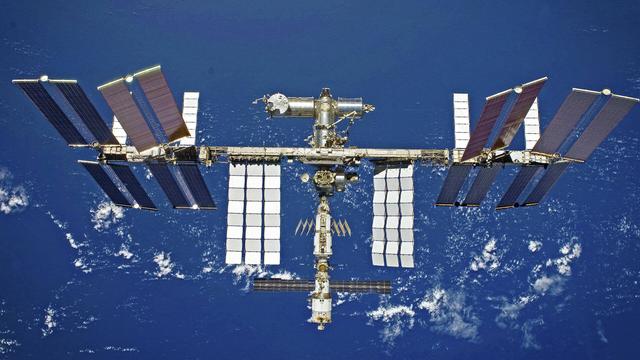俄罗斯要把一名美国宇航员“抛弃”在国际空间站？发生了什么？