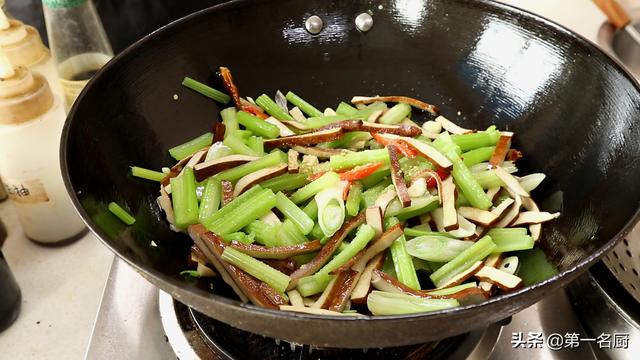 春天干燥易上火，建议多吃8种降火食物，做法简单营养，特别好吃