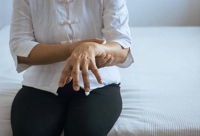 高血压，可以吃红薯吗？医生：不想血管变脆，3种美食建议少吃