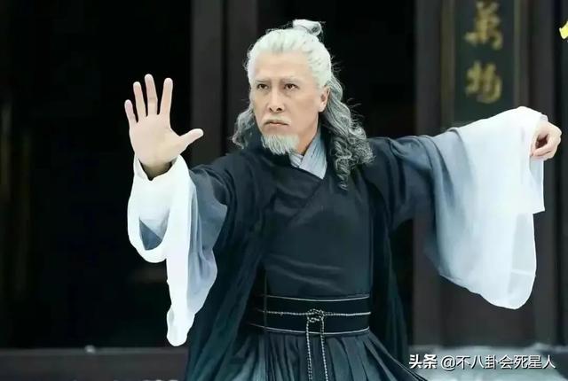 香港圈18位老牌男神的现状，白发苍苍，头发松弛，都老了。
(图16)