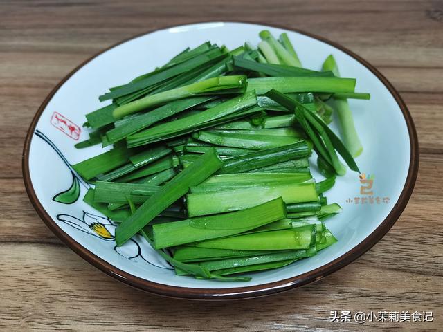 立夏后，阳气易损耗，建议多吃“3红3白1黑”，升阳驱寒轻松度夏
