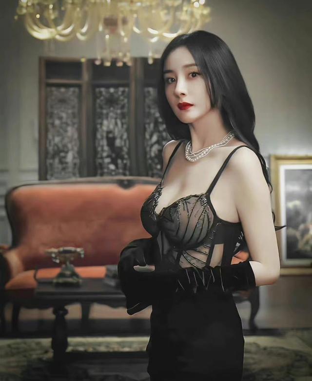 杨幂怎么保持身材的(杨幂魔鬼身材完整版)