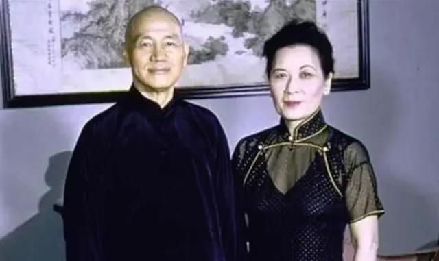蒋介石逝世后，宋美龄远走美国，她晚年靠什么维持奢华的生活？