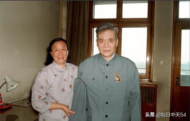 邓稼先，除了是著名的两弹元勋外，还是一个非常热爱生活的人