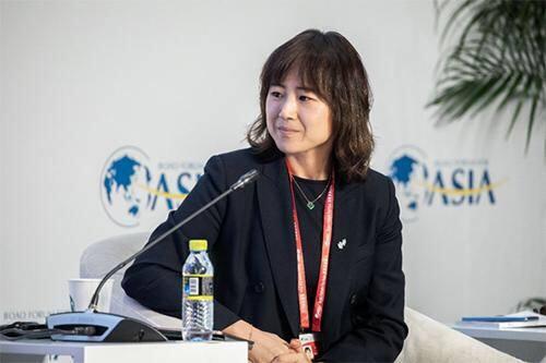 河北女孩，17岁辍学创业，靠英语培训暴富，如今被家长追讨学费