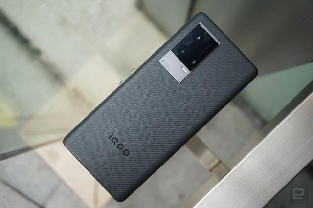 跌价1100元！12GB+256GB+120W闪充，超高性能vivo手机