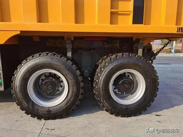 宇通电动矿用自卸车