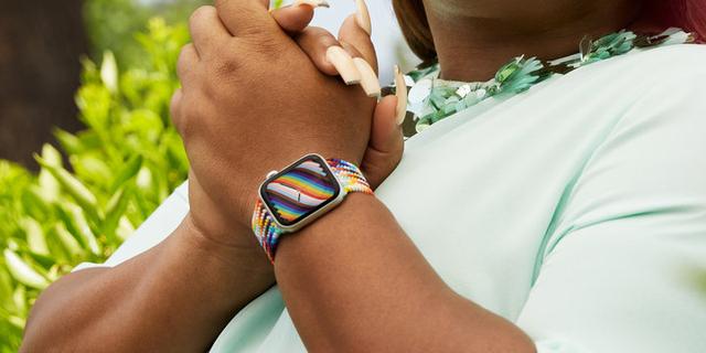 没了耳机、充电器，包装精简的苹果为什么没有舍弃贴纸？