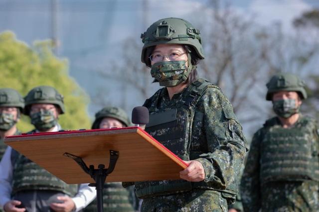蔡英文：战场就在自己家乡！退将警告：平民拿枪将成合法攻击目标