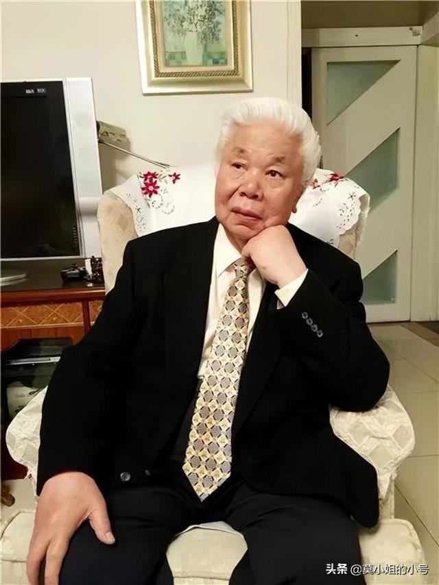 5月刚过半，已有13位名人相继去世，最大100岁，最小仅55岁
