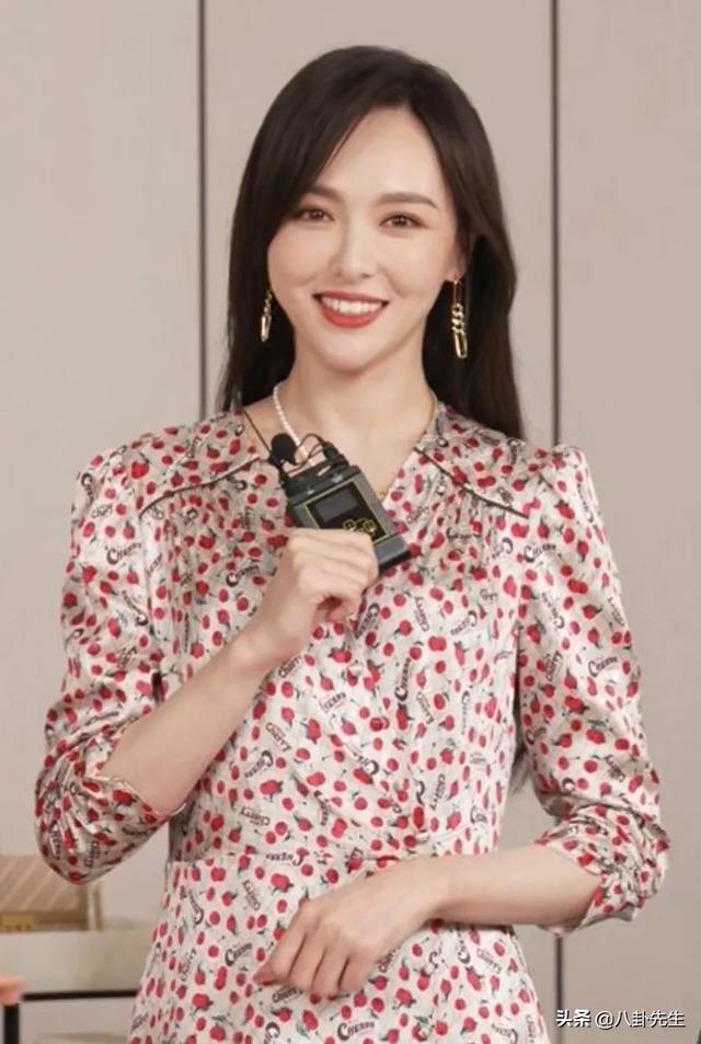 杨紫和唐嫣合照(杨紫和唐嫣吻戏)-星座梦城