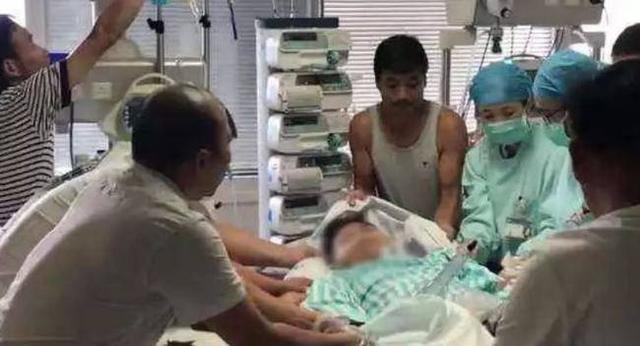 9岁网红杀鱼弟：从一夜爆红到痛喝百草枯，只因赔了两毛钱