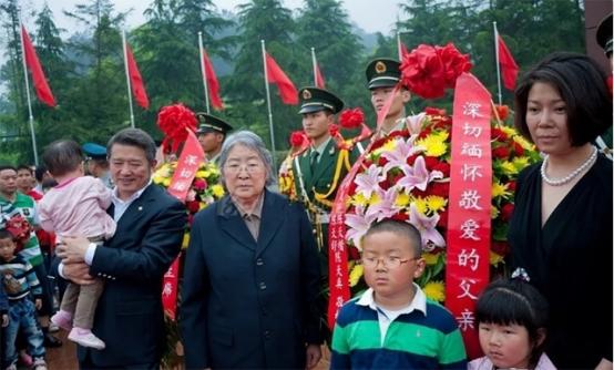 1976年，孔继宁14岁外公毛主席去世，孔继宁：妈妈一直想念外公