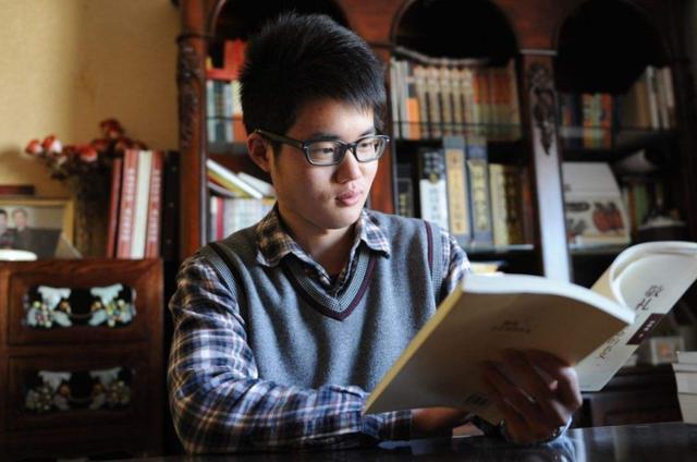 北大硕士卖米粉，被董明珠骂浪费国家资源，赶紧关店，如今咋样？